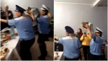 Ce s-a întâmplat cu cele 2 asistente medicale care s-au îmbrăcat în uniforme de poliție și au jucat „găina” la o nuntă de argint