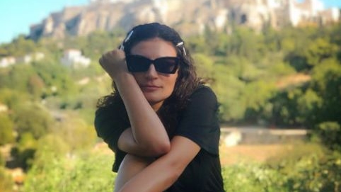 Divorțul a schimbat-o enorm! Cum a ieșit Ioana Ginghină îmbrăcată astăzi, la cumpărături. Fustița scurtă de o palmă i-a lăsat mască pe toți