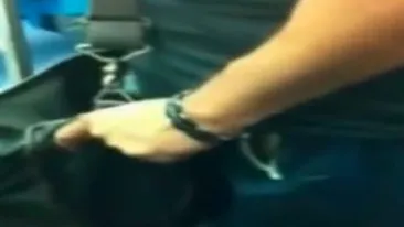 VIDEO Si-a dat foc la valiza! S-a masturbat langa o femeie cu personalitate care face o criza de nervi in metrou!