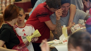 David Beckham le antreneaza baietilor sai... gustul pentru pictura