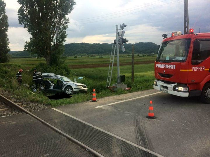 Singura supraviețuitoare a accidentului din Jibou a aflat că prietenele ei au murit! Cum a reacționat șoferița