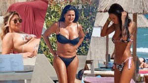 Retrospectiva verii 2025: Atenţie! Intră în acţiune TOP 25 vedete care au defilat în costume de baie! Roxana Dobre, Livia EX-Bordea sau Lora, show total pe litoral