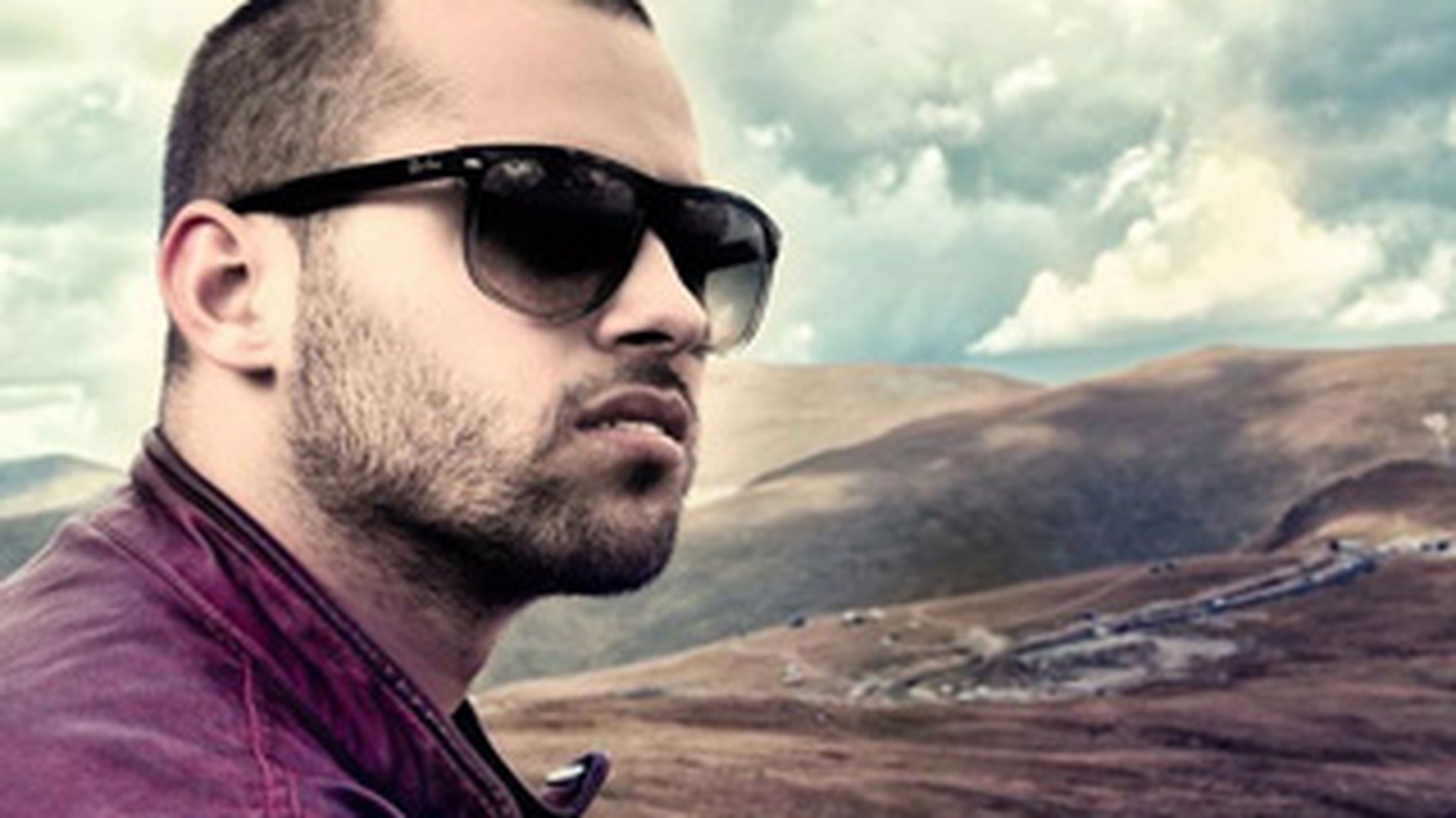 Alex Mica este singurul artist din Romania care colaboreaza cu Fashion Tv!