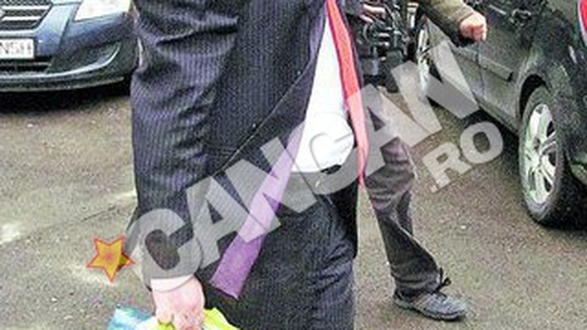 Fratele deputatului a dat fuga sa-i duca mancare rudei incarcerate, dar s-a intors cu pachetul acasa. Boldea, flamand in arest