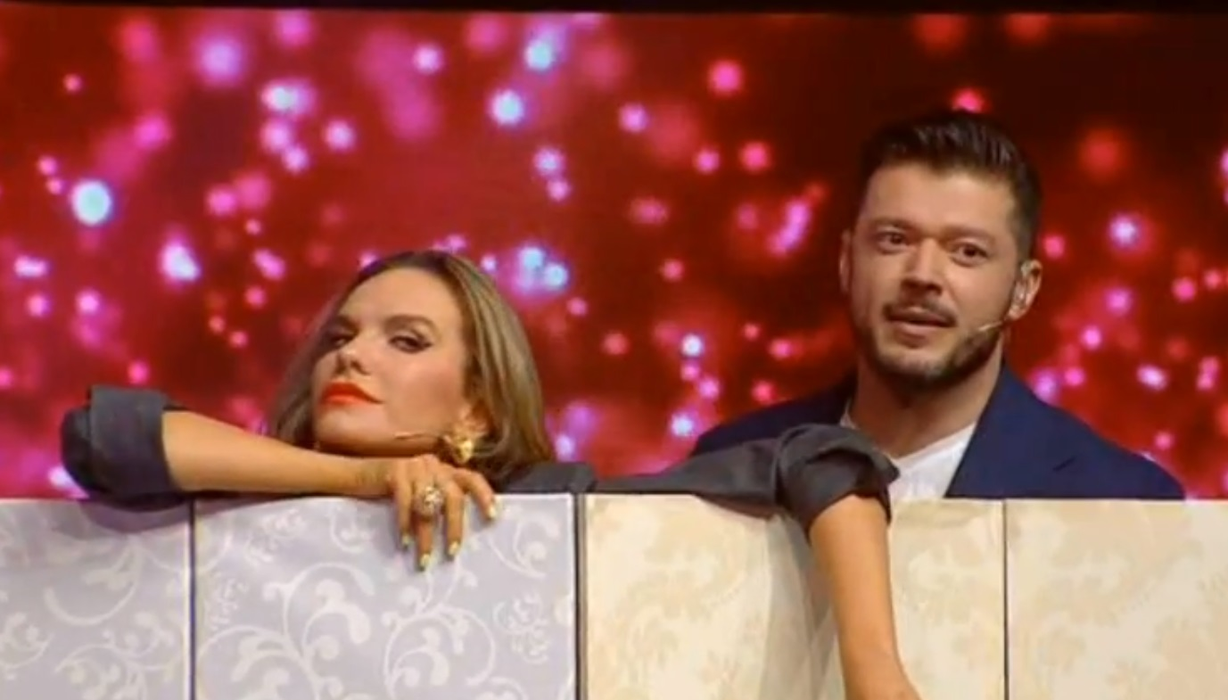 Anna Lesko a rămas fără sutien la Kanal D! Cum a reacționat Victor Slav