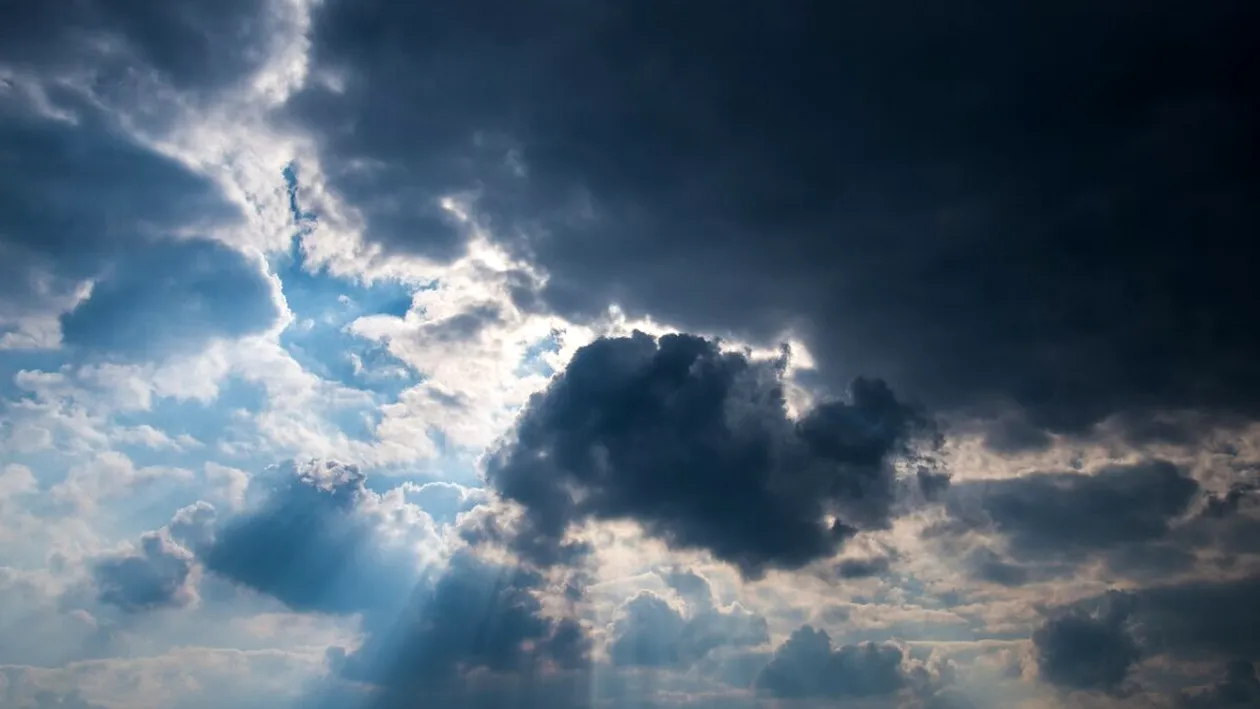 Vremea se schimbă dramatic! ANM a emis avertizări pentru aproape toată țara