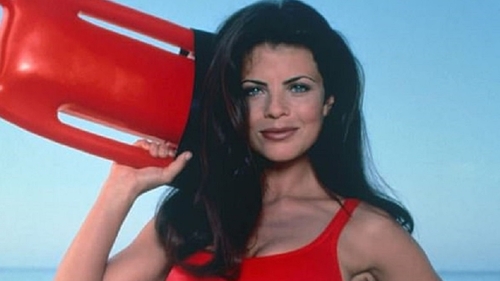 Incredibil cum arată Yasmine Bleeth, la 20 de ani de când făcea furori în celebrul serial ”Baywatch”