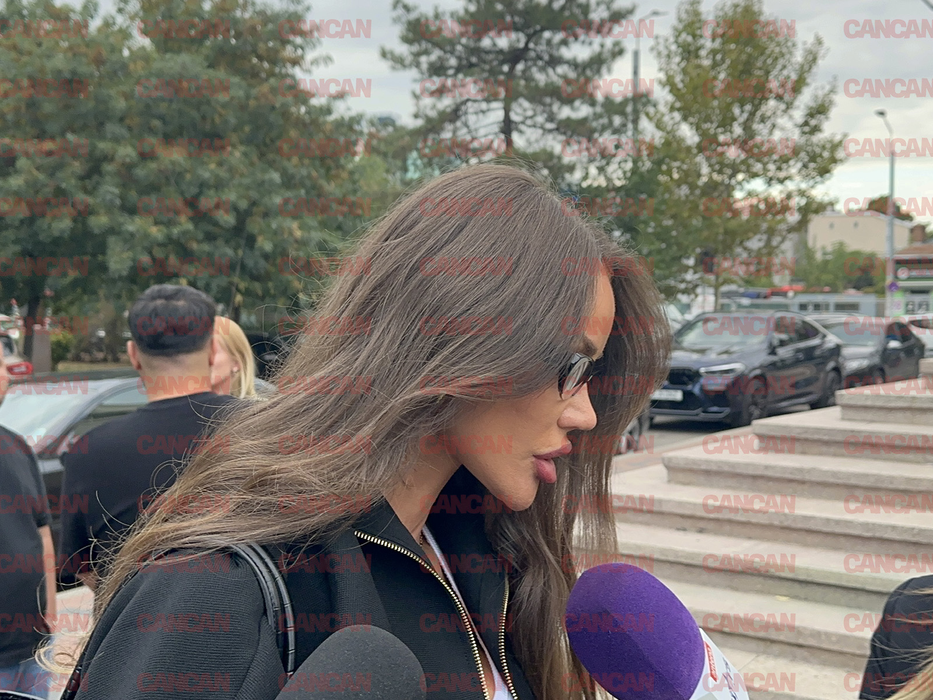 Bianca Drăgușanu, în lacrimi la priveghiul Mădălinei Apostol. Nu-și poate reveni din șoc: ”Acum, cuvintele nu au rost”