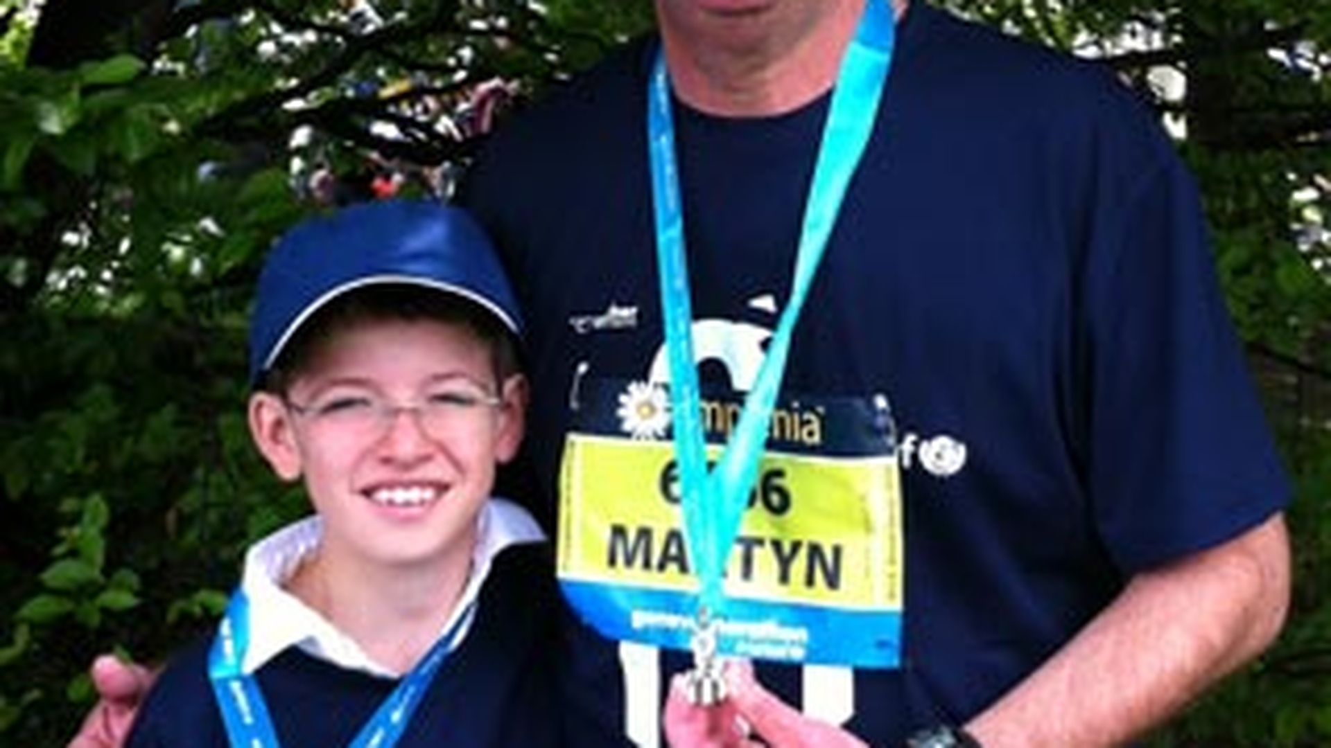 Baietii Anei Birchall, sportivi de cursa lunga! Au alergat amandoi la maratonul de la Geneva!