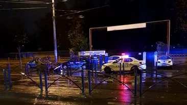 Grav accident, azi-noapte, în București. Un șofer s-a răsturnat cu mașina pe șoseaua Olteniței
