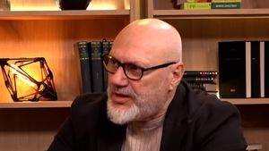 Prin ce trece dr. Cristian Andrei pe stradă, de când tinerele agresate de el au rupt tăcerea. Ce mesaj are pentru români: „Să vină să-mi spună”