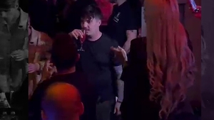 Bogdan de la Ploiești, ”săltat” de bodyguarzi! Ce a pățit cunoscutul manelist în Centrul Vechi din Capitală
