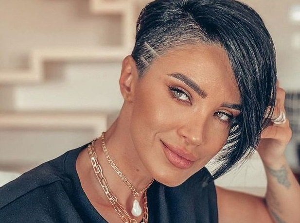 Adelina Pestrițu, schimbare radicală de look. Cum arată blondă și cu părul lung: ”Vreau părerea voastră!”