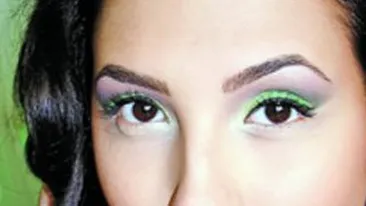 Nu-ti accentua ochii, pometii si gura in acelasi timp!
