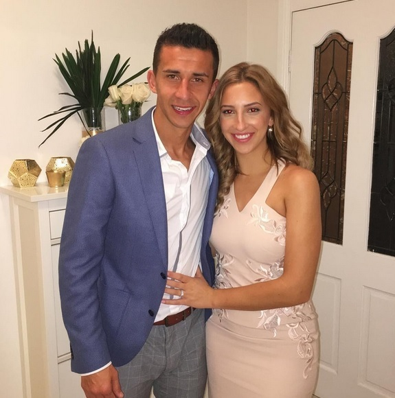 Toată lumea îl cunoaşte pe fostul stelist DANIEL GEORGIEVSKI, însă nimeni nu ştia cum arată logodnica lui. S-au pozat împreună la Australian Open, iar fanii i-au felicitat rapid