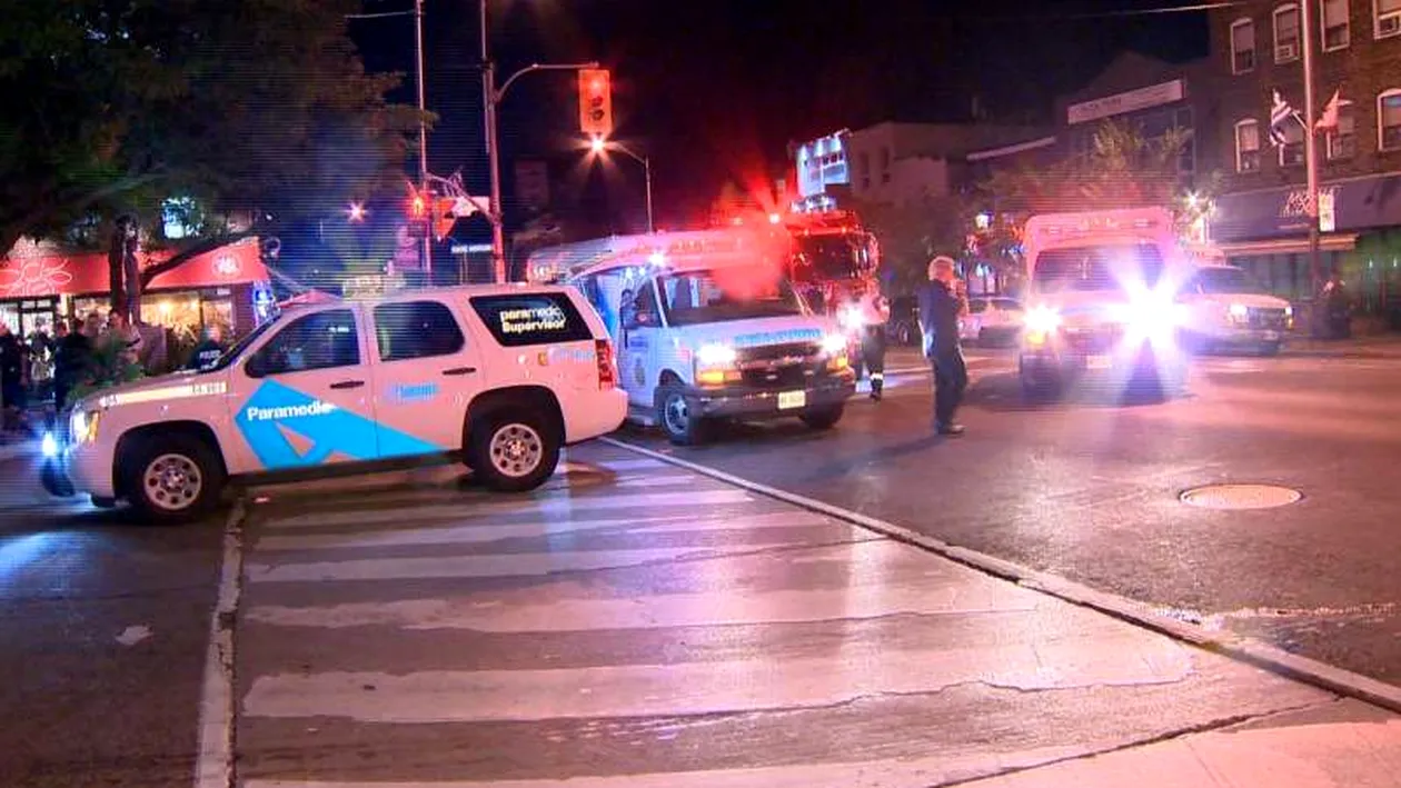 Atac armat în Canada! Cel puţin 2 morţi şi 13 răniţi împuşcaţi în faţa unui restaurant din Toronto