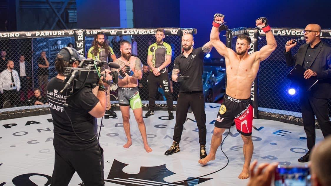 Iancu Sterp, imediat după victoria din cușca MMA (Foto: Facebook)