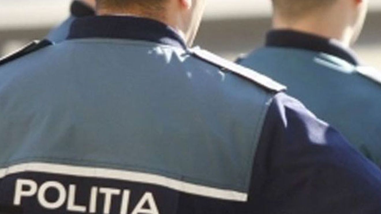 Trei poliţişti sunt suspecţi în urma unui viol din Arestul Iaşi: "I-au pus spermă în linguriţă..."