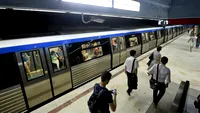 Metroul bucureștean, marcat de un nou incident. Un bărbat a alunecat, pe șine, în stația Unirii