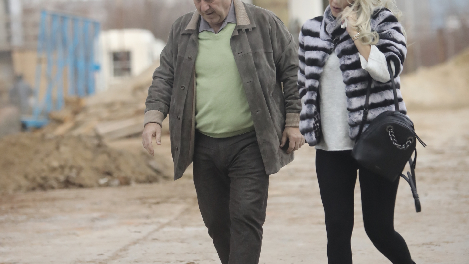 Avem cele mai noi imagini cu Raluca însărcinată în ultima lună! Logodnica milionarului Cocoş a ”luat” în greutate 15 kilograme!