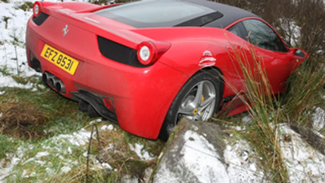 Cum se parcheaza un Ferrari de 200.000 de euro- varianta unui castigator la loto