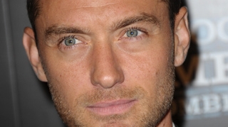 Jude Law a chelit dramatic in numai cateva luni. Vezi aici cum a ajuns sa arate!