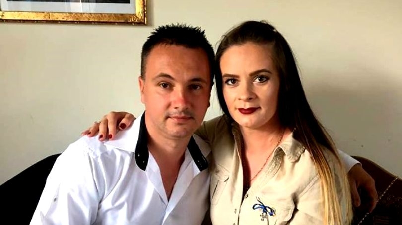 Ce au descoperit medicii legisti pe trupurile poliţistului şi al iubitei sale, găsiţi morţi în casă la Oraviţa