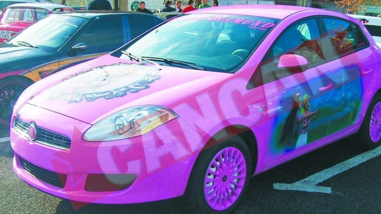 Plimbati cu masina Barbie la gradinita