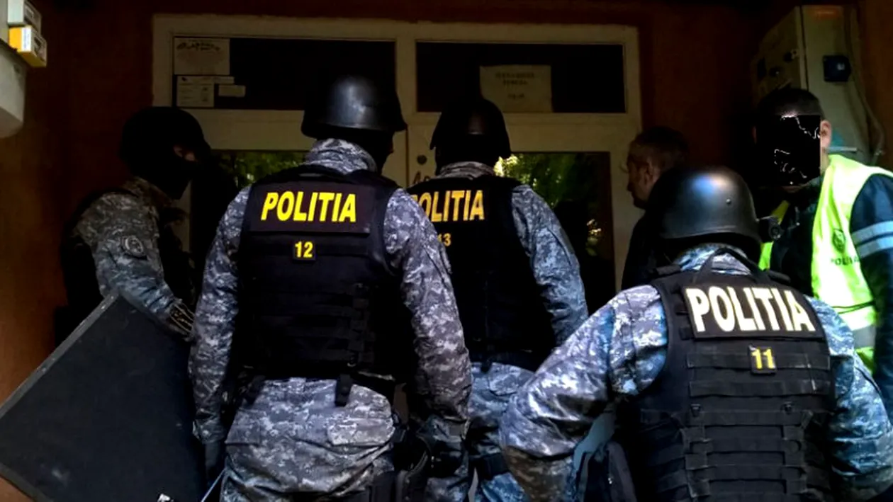 Un kilogram de droguri au confiscat polițiștii de la o grupare de traficanți din Satu Mare