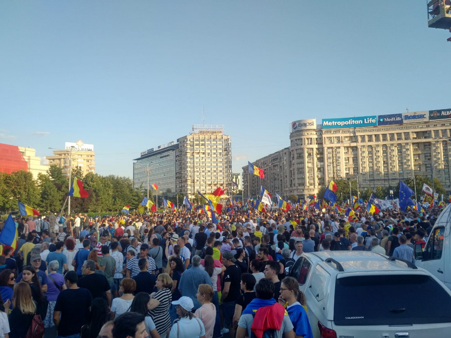 Mitingul diasporei! Un protestatar care avea asupra sa mai multe obiecte periculoase a fost ridicat de jandarmi