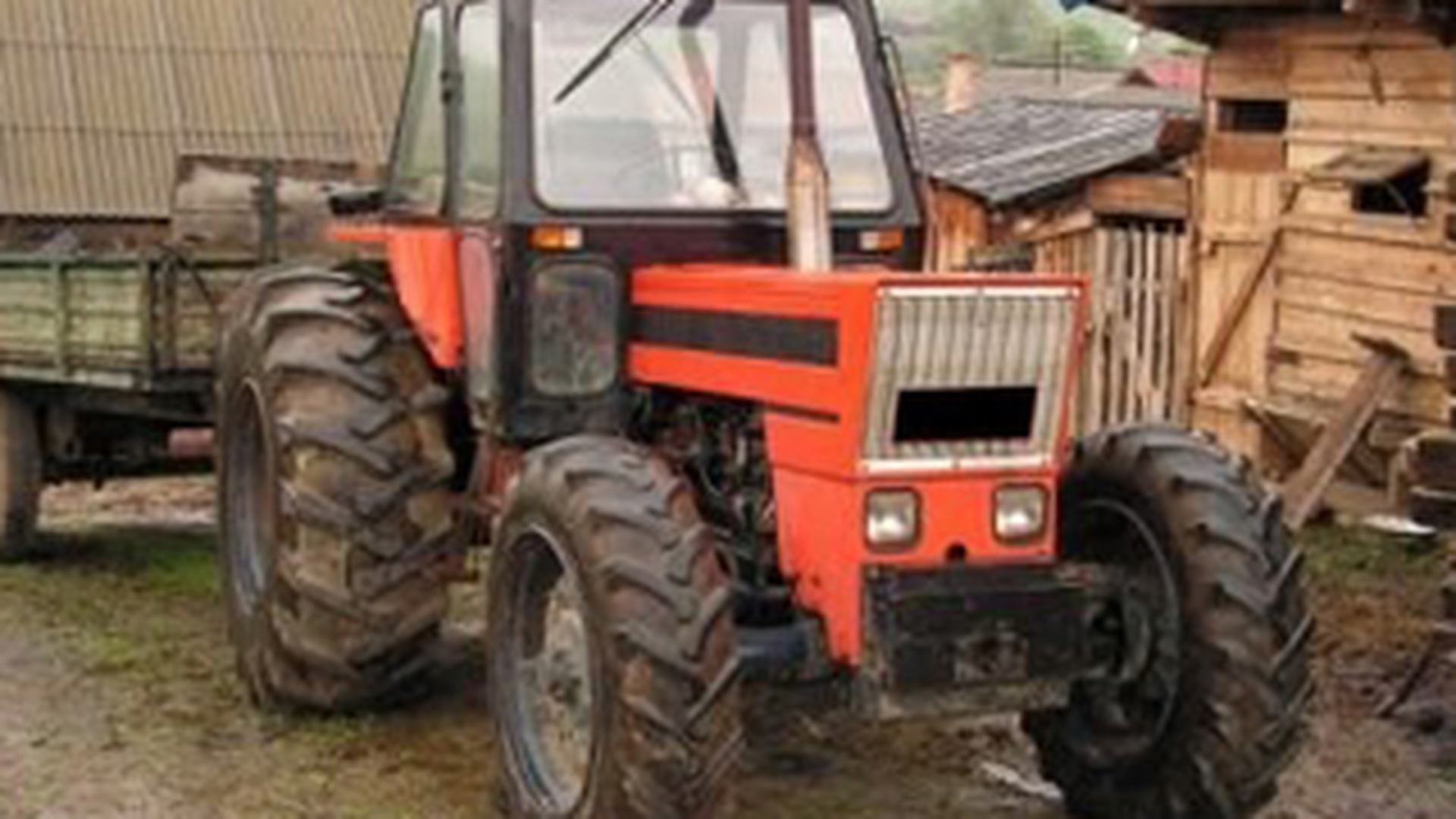 Un copil de trei ani este in stare grava la spital dupa ce unchiul sau l-a calcat cu tractorul!
