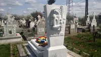 Revoltător! Monumentul unui mare sculptor român, vandalizat. Din respect pentru maestru!