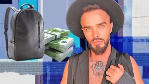 ”Regele coafurilor” e bulversat! I-au furat rucsacul cu 15.000 €, apoi a apărut magia! Hocus-pocus ...
