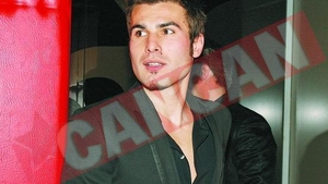 Mutu, premiu de tombola