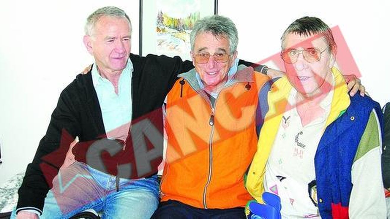Gatu a strans pronosticuri langa tribuna lui Hitler