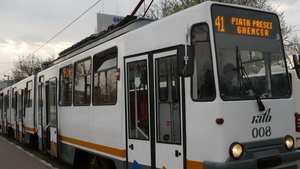 Tramvai rupt in doua, in Capitala! Una dintre cele mai importante linii RATB, paralizata!