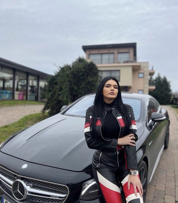 Bianca Raită se mândrește cu un garaj plin cu ”bijuterii” pe patru roți