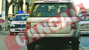 Ionut Lupescu, salutat cu respect de politisti cand circula pe contrasens