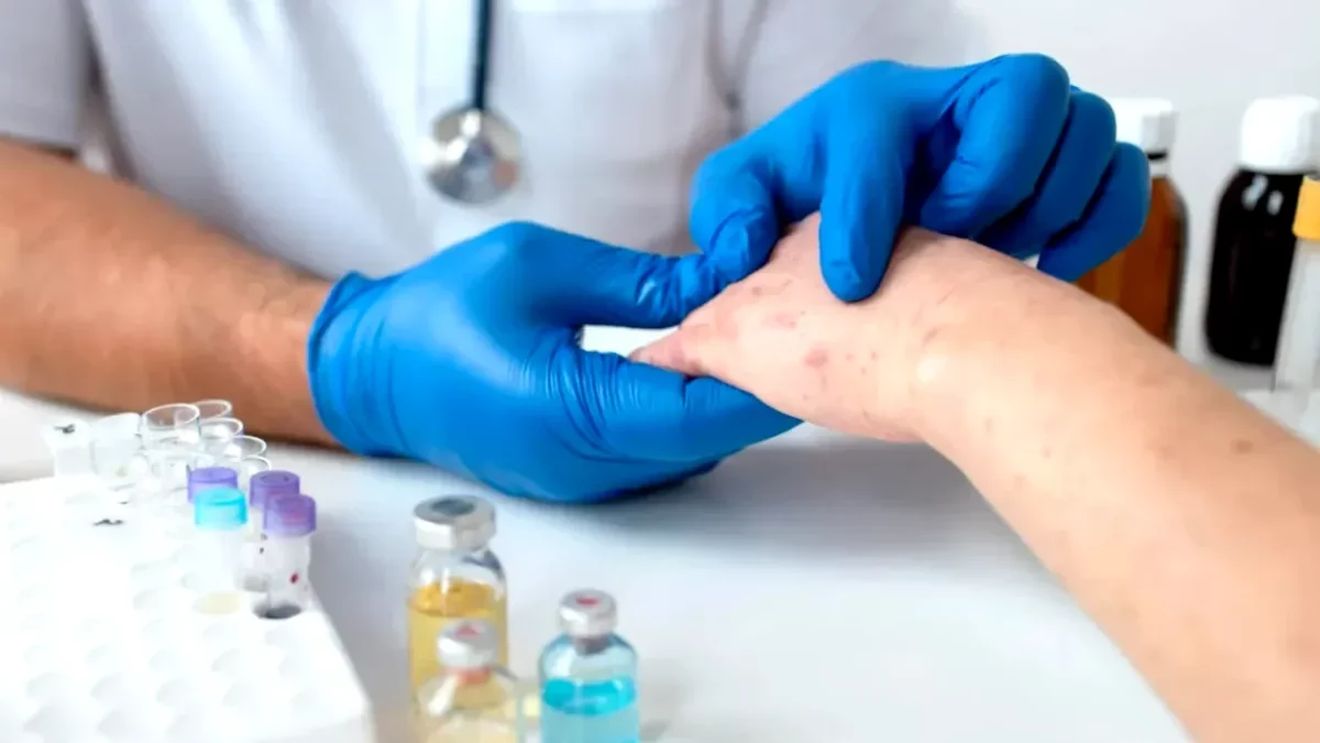 Câte mii de persoane au masat angajatele din Cluj. Autoritățile au emis un mesaj urgent: cine trebuie să meargă urgent la medic