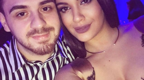 Betty Salam și-a înnebunit soțul cu o rochiță interzis de sexy! Cătălin nu și-a putut ține mâinile ”acasă”