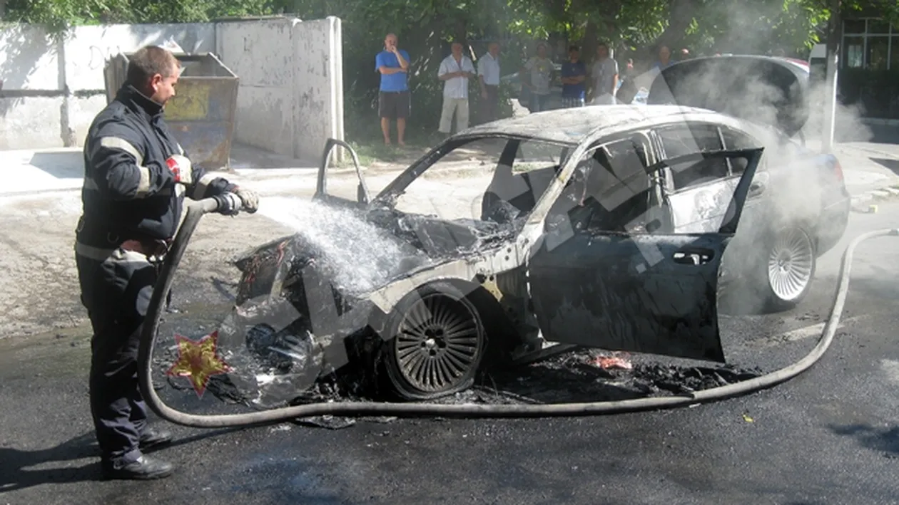 Bolizii interlopilor galateni au fost mistuiti de flacari