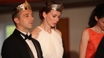 Si-a imbracat sotia in rochie de mireasa dupa ce a aflat ca a scapat de cancer. Sanmartean a facut nunta secreta in SUA