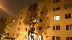 Un vasluian de 38 de ani s-a aruncat de la etajul patru pentru că nu mai suporta dorul de soţia plecată în Italia!