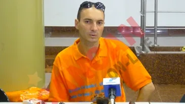 Alpinistul Tulpan are opt suruburi in coloana