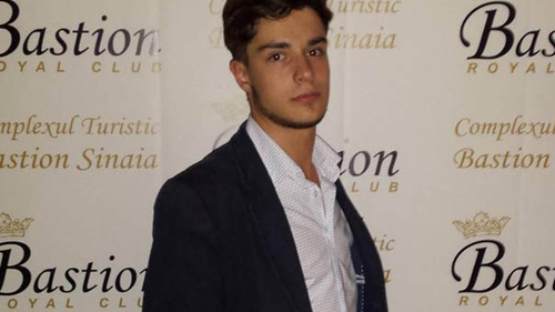 Alex Hogea, victimă în Colectiv, ar fi împlinit 21 de ani! Mesajul sfâşietor al tatălui său: „Mami a făcut tortul care îţi place...”
