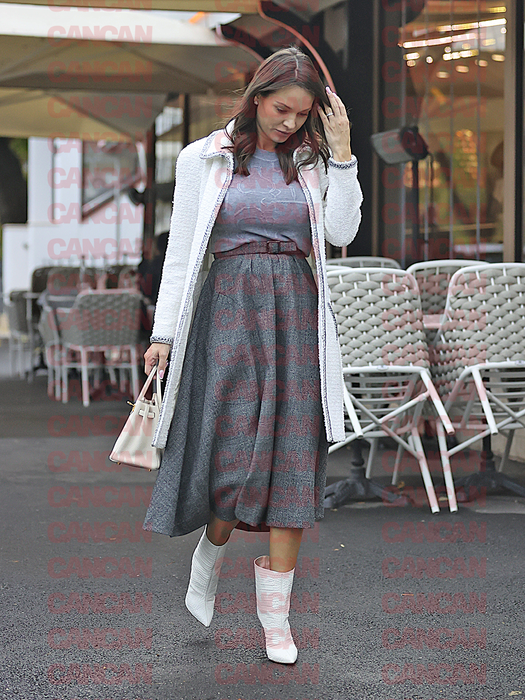 Maria Niculae a mizat pe un outfit care să îi pună în valoare silueta de graviduță (Foto: CANCAN.RO)