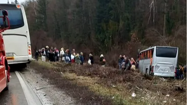 Un autocar românesc, implicat într-un accident grav în Ruse, Bulgaria! 10 persoane au fost transportate de urgență la spital