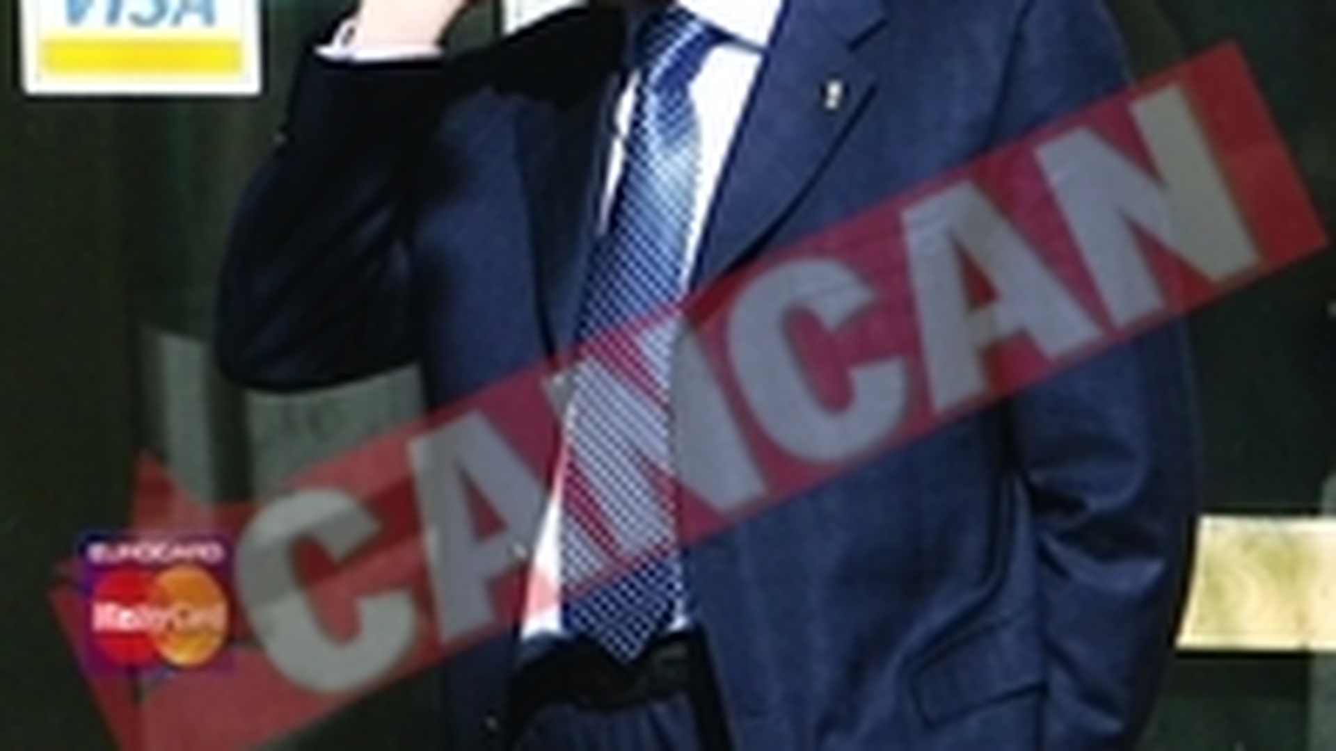 Ce au complotat?