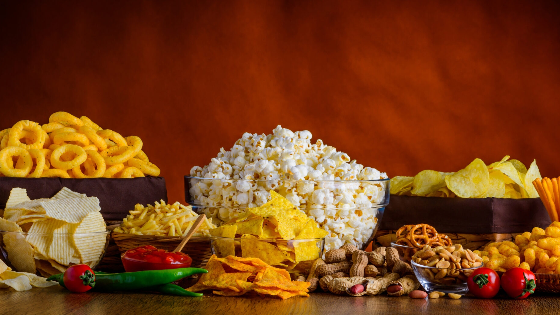 Țara europeană care a interzis reclamele pentru mâncarea de tip junk food pe timpul zilei. Cum explică autoritățile decizia