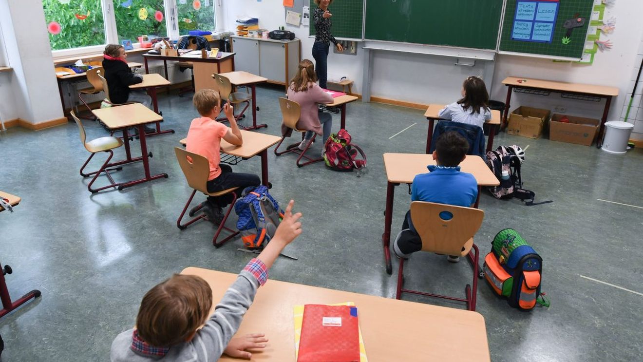 Dispare unul dintre scenariile schițate de Ministerul Educației! Ce elevi vor merge la școală din 8 februarie
